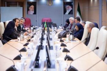 تشکیل کارگروهی برای تدوین آیین‌نامه‌ها و دستورالعمل‌ها و الزامات ایمنی در محیط‌های تولیدی نانو